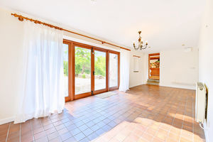 Sitting room - click for photo gallery